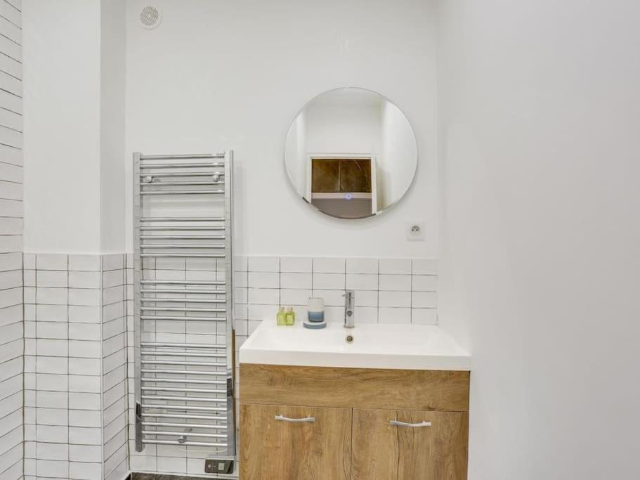 Amazing Apartment: 2br/4p -bastille/saint Ambroise Apartment *